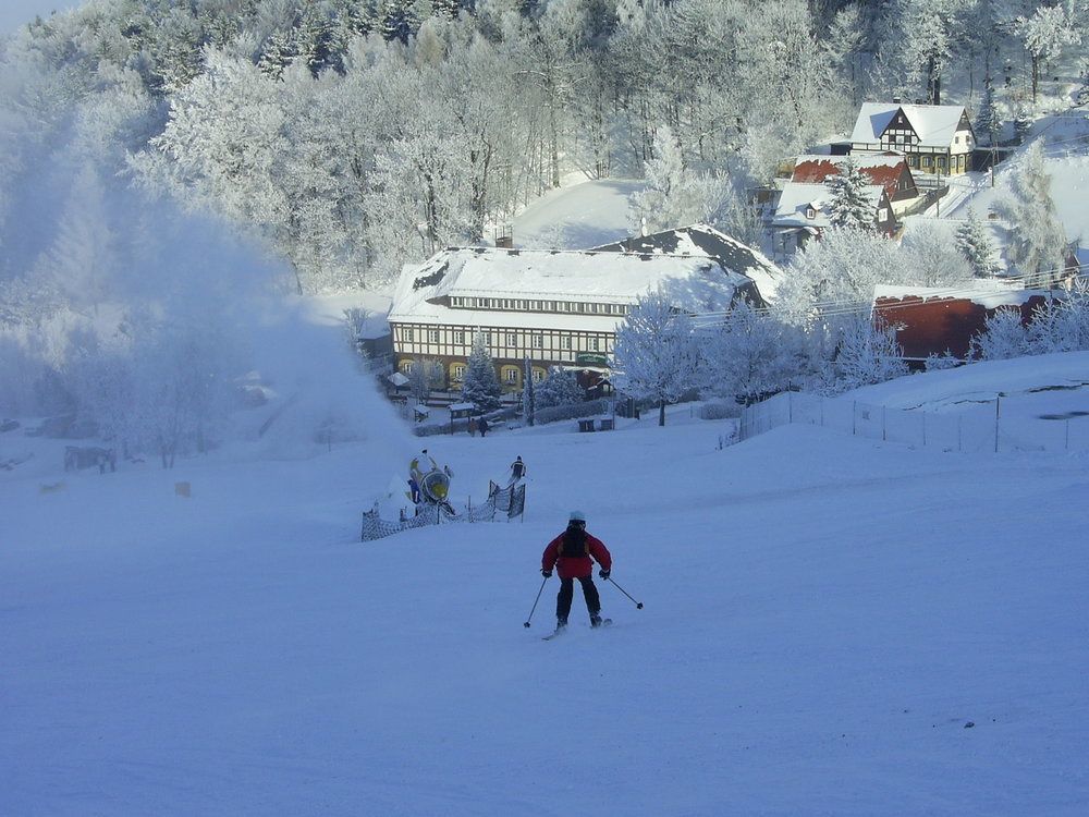 Wanderhotel Sonnebergbaude Waltersdorf  Exteriör bild