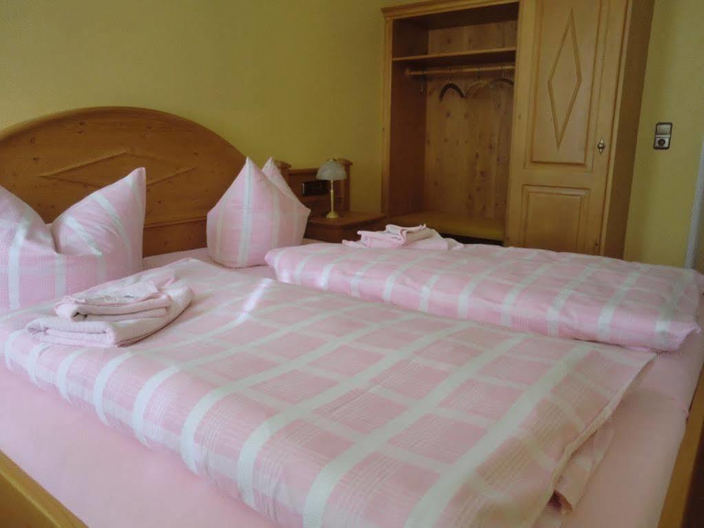 Wanderhotel Sonnebergbaude Waltersdorf  Exteriör bild